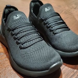 Women's APL Techloom Breeze Size 6.5 (lululemon)